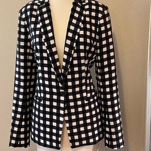Black and white blazer size 10, worn once
